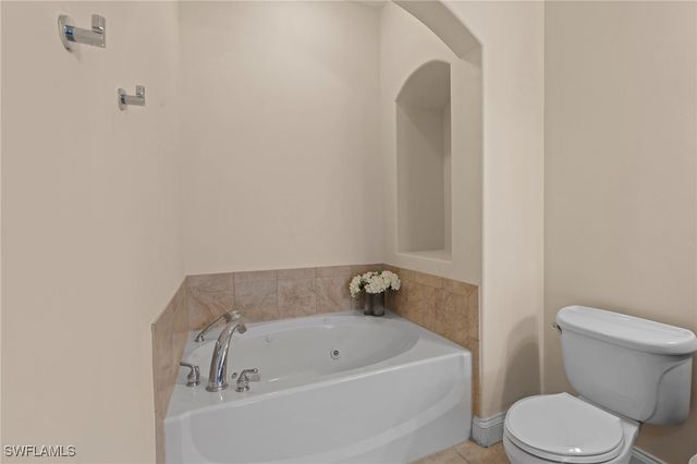 1248 Carpazi CT 704, Naples, FL 34105