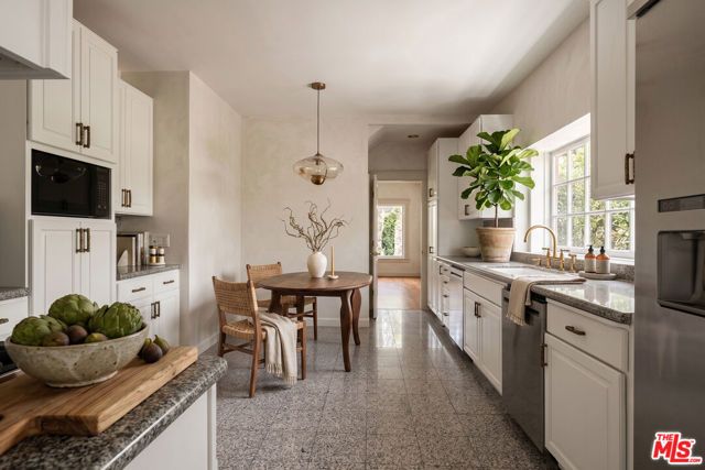 439 S Beverwil Drive, Beverly Hills, CA 90212