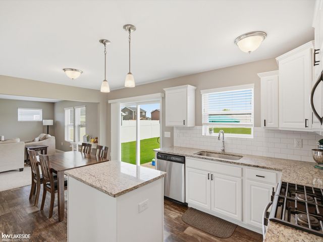 3208 Hill Hollow Lane, Howell, MI 48855