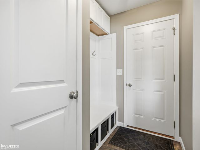 3208 Hill Hollow Lane, Howell, MI 48855