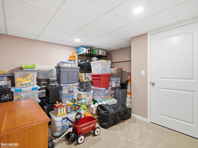 3208 Hill Hollow Lane, Howell, MI 48855