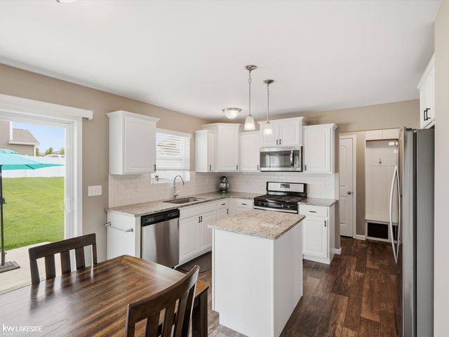 3208 Hill Hollow Lane, Howell, MI 48855