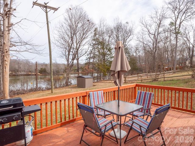 5912 Almond Road, Charlotte, NC 28227