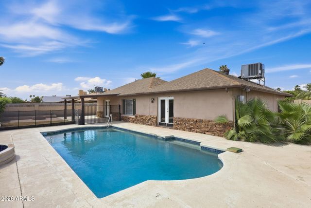 3819 W MERCER Lane, Phoenix, AZ 85029