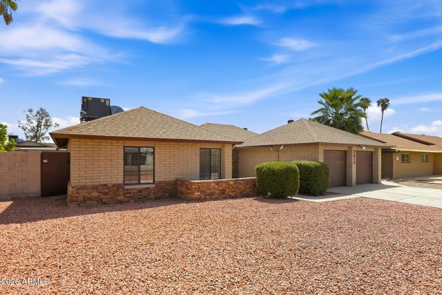 3819 W MERCER Lane, Phoenix, AZ 85029