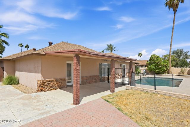3819 W MERCER Lane, Phoenix, AZ 85029