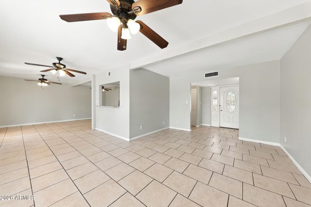 3819 W MERCER Lane, Phoenix, AZ 85029