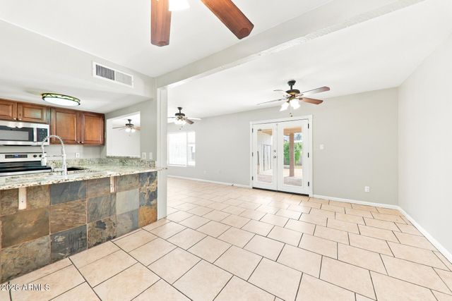 3819 W MERCER Lane, Phoenix, AZ 85029