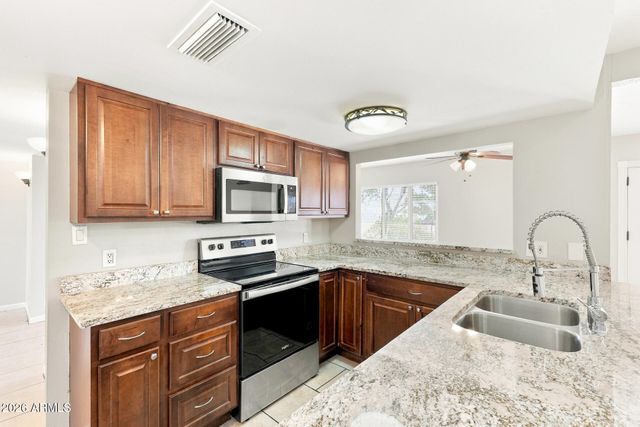 3819 W MERCER Lane, Phoenix, AZ 85029