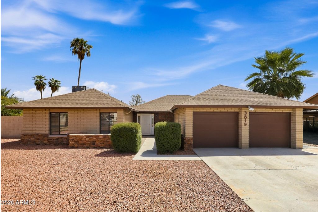 3819 W MERCER Lane, Phoenix, AZ 85029