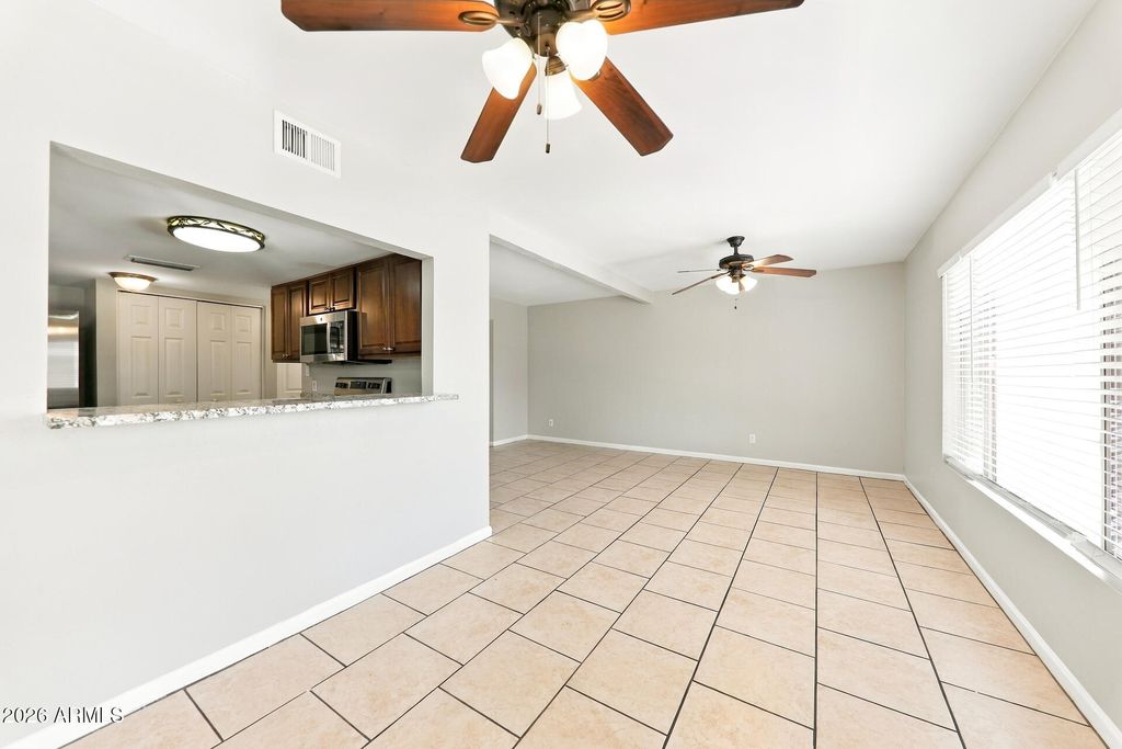 3819 W MERCER Lane, Phoenix, AZ 85029 — photo 4