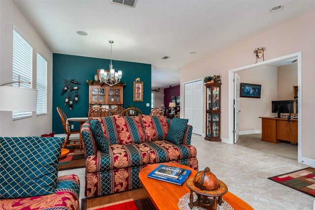 220 PARSONS WOODS DRIVE, Seffner, FL 33584
