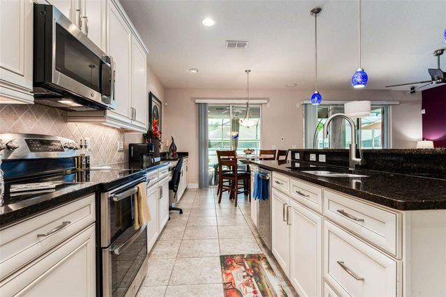 220 PARSONS WOODS DRIVE, Seffner, FL 33584