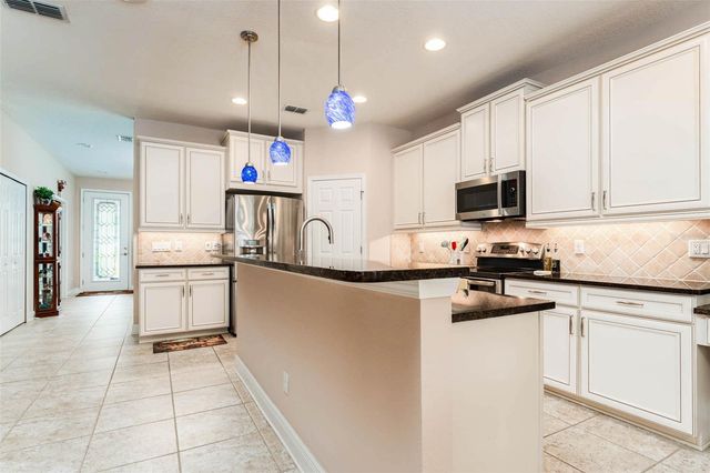 220 PARSONS WOODS DRIVE, Seffner, FL 33584