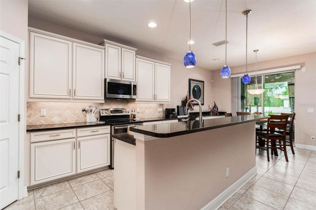220 PARSONS WOODS DRIVE, Seffner, FL 33584