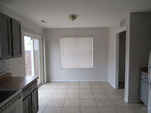 5075 Thrush Dr, Pueblo, CO 81008