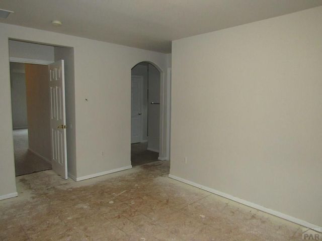 5075 Thrush Dr, Pueblo, CO 81008