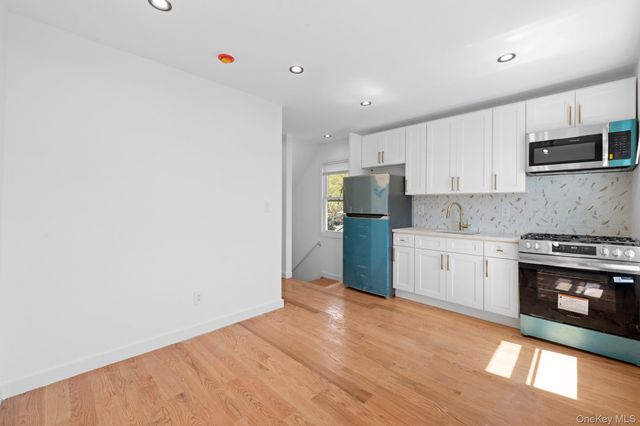 205-28 116 Road, Saint Albans, NY 11412