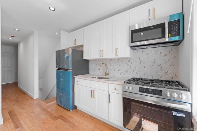 205-28 116 Road, Saint Albans, NY 11412
