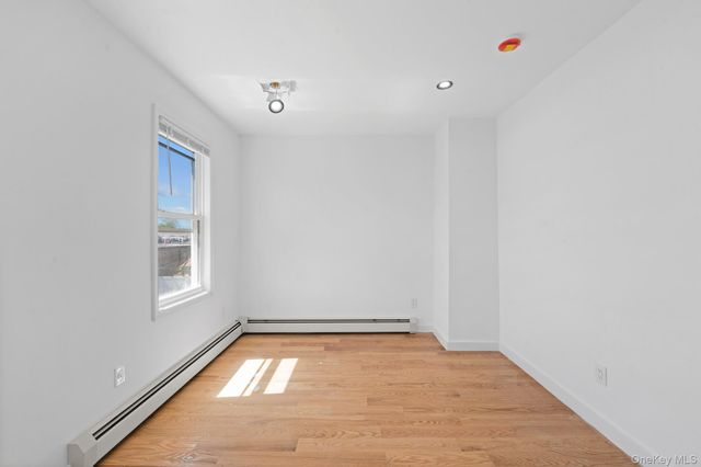 205-28 116 Road, Saint Albans, NY 11412