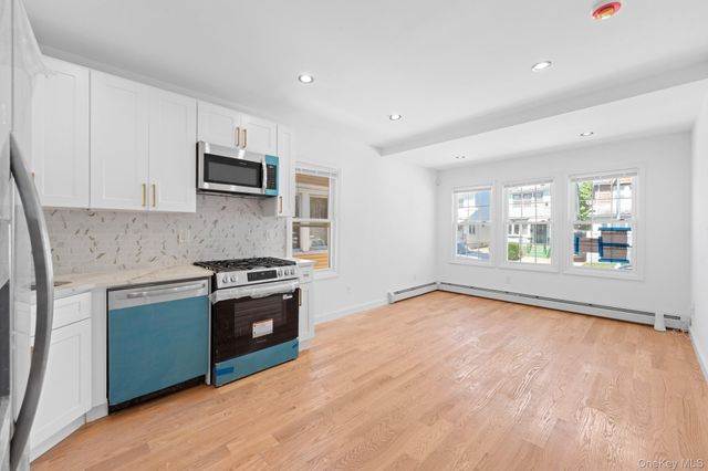 205-28 116 Road, Saint Albans, NY 11412