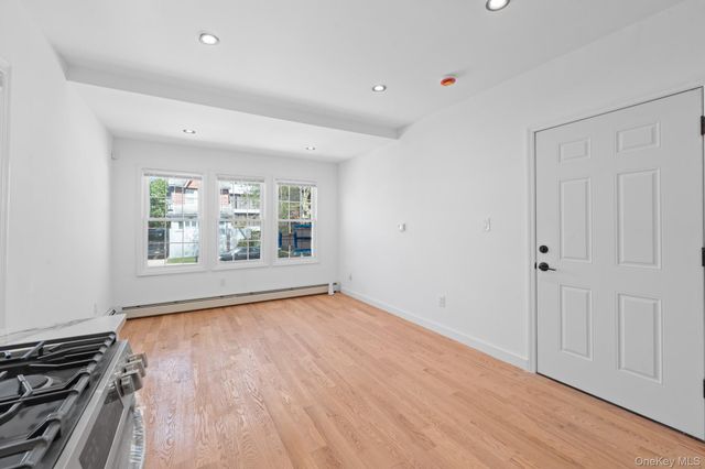 205-28 116 Road, Saint Albans, NY 11412
