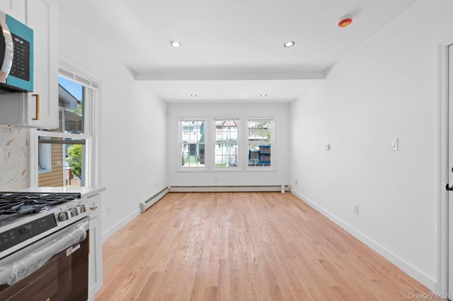 205-28 116 Road, Saint Albans, NY 11412
