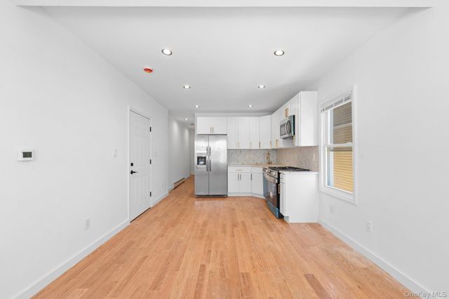 205-28 116 Road, Saint Albans, NY 11412