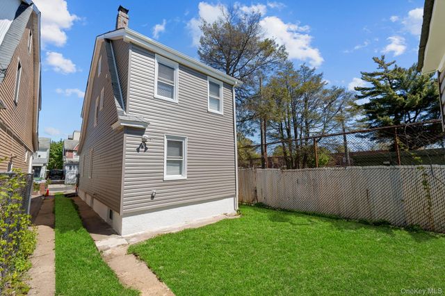 205-28 116 Road, Saint Albans, NY 11412