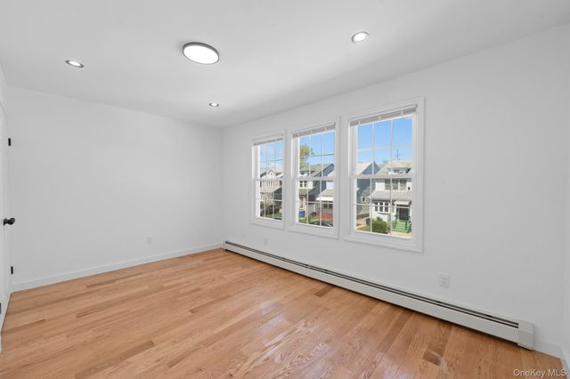 205-28 116 Road, Saint Albans, NY 11412