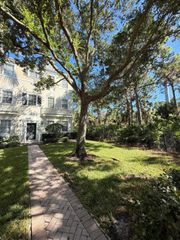 245 E Thatch Palm Circle, Jupiter, FL 33458
