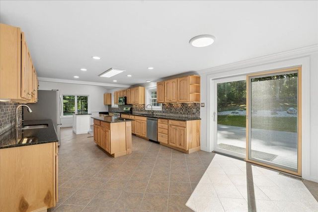 32 Thornton Ferry Road II, Amherst, NH 03031