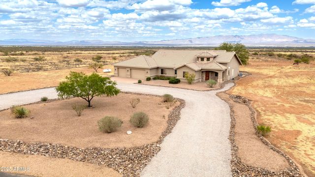 6754 E ROBERTO Loop, Hereford, AZ 85615