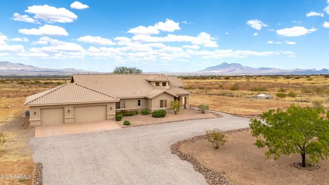 6754 E ROBERTO Loop, Hereford, AZ 85615