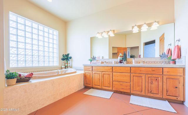 6754 E ROBERTO Loop, Hereford, AZ 85615