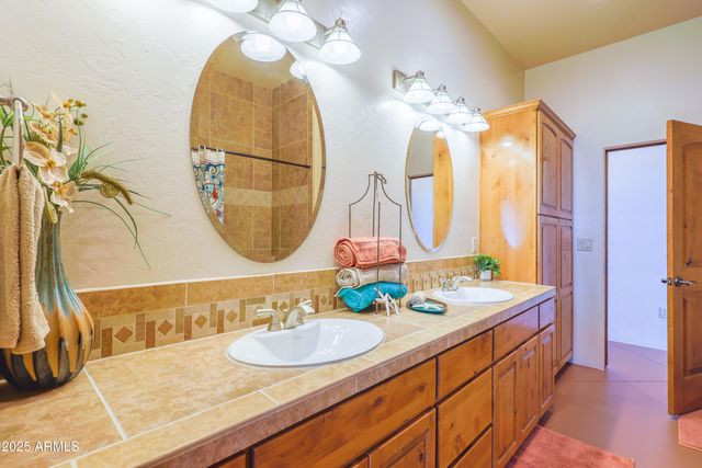 6754 E ROBERTO Loop, Hereford, AZ 85615