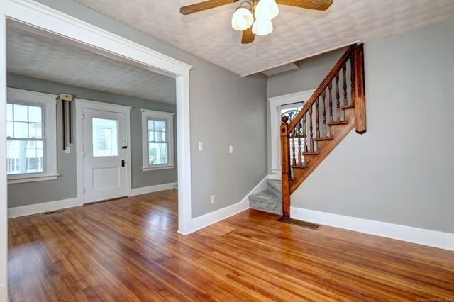 18 Court Street, Branford, CT 06405