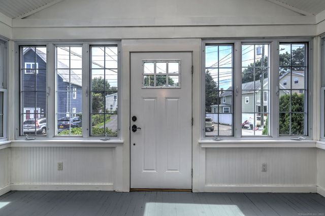 18 Court Street, Branford, CT 06405