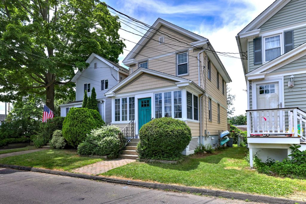 18 Court Street, Branford, CT 06405
