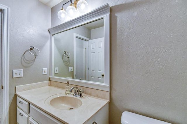 1633 Creekside Lane, Norman, OK 73071