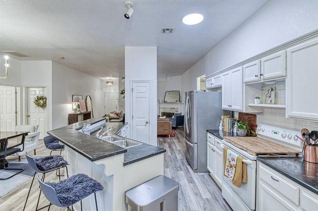 1633 Creekside Lane, Norman, OK 73071