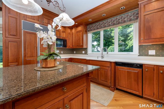 122 Windward Place, Southington, CT 06489