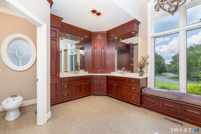 122 Windward Place, Southington, CT 06489