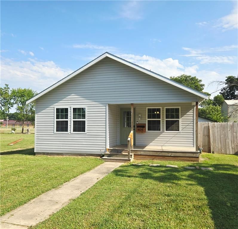 404 W Buffalo Street, Girard, KS 66743