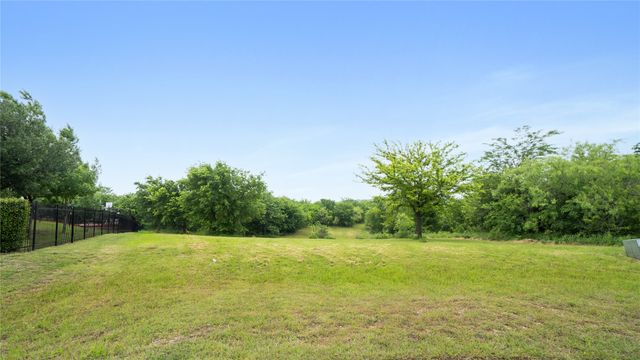 1207 Tulip Court, Grand Prairie, TX 75104