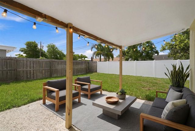 6220 27TH AVENUE N, St Petersburg, FL 33710