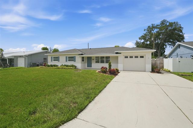 6220 27TH AVENUE N, St Petersburg, FL 33710