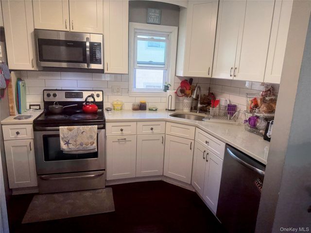 784 S Ocean Avenue, Freeport, NY 11520