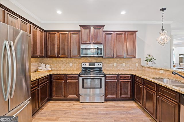 211 Burnham Court, Mcdonough, GA 30252