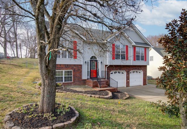 644 Knollwood Dr, La Vergne, TN 37086